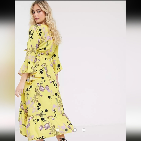 ✨Host Pick - Queen Bee Maternity wrap front fluted sleeve midi dress - Picture 6 of 6